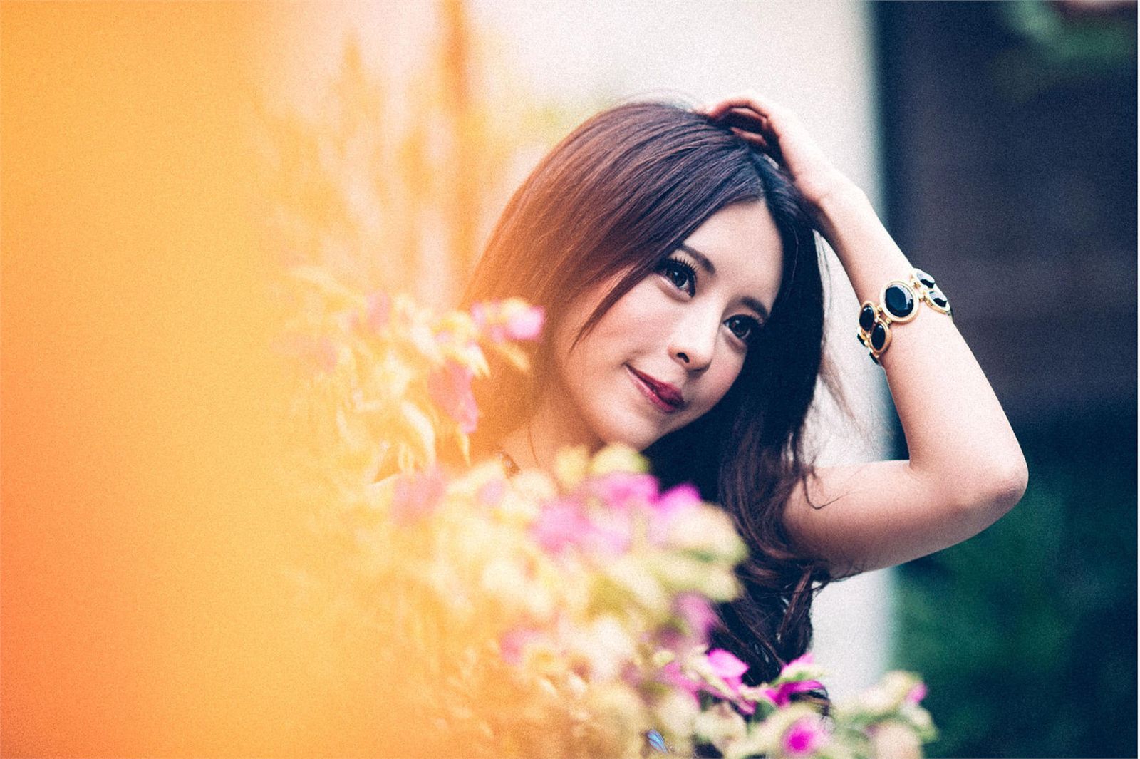 超跑女神大眼正妹张齐郡 炫彩外拍