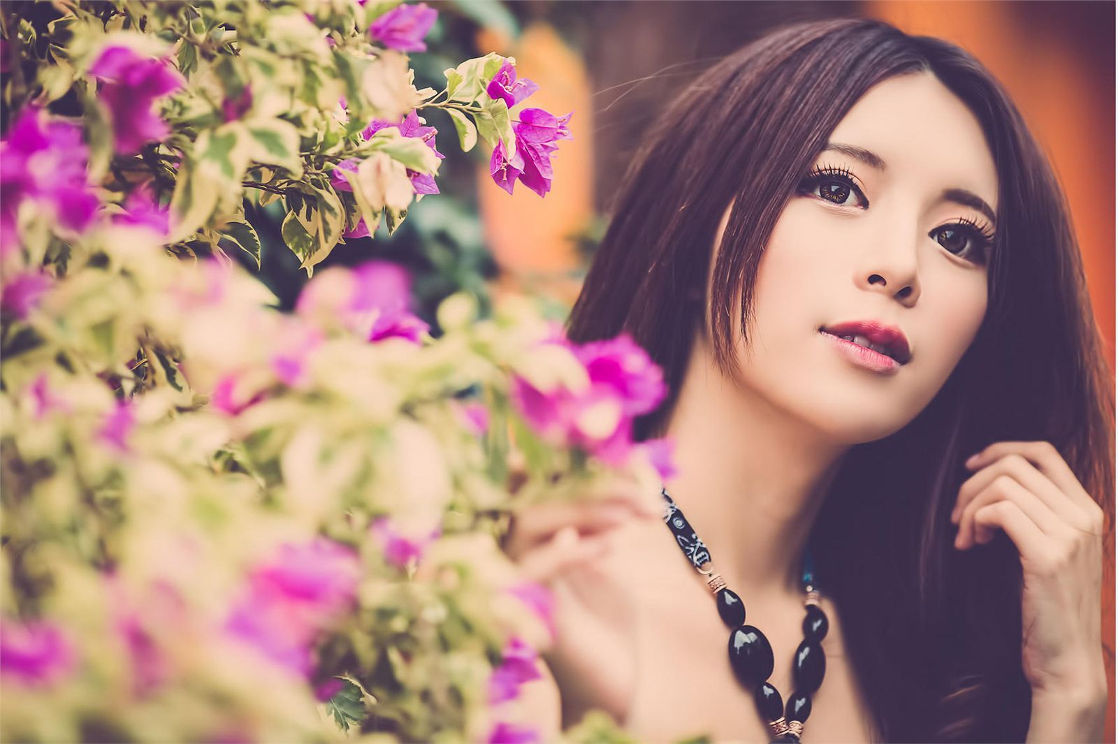 超跑女神大眼正妹张齐郡 炫彩外拍