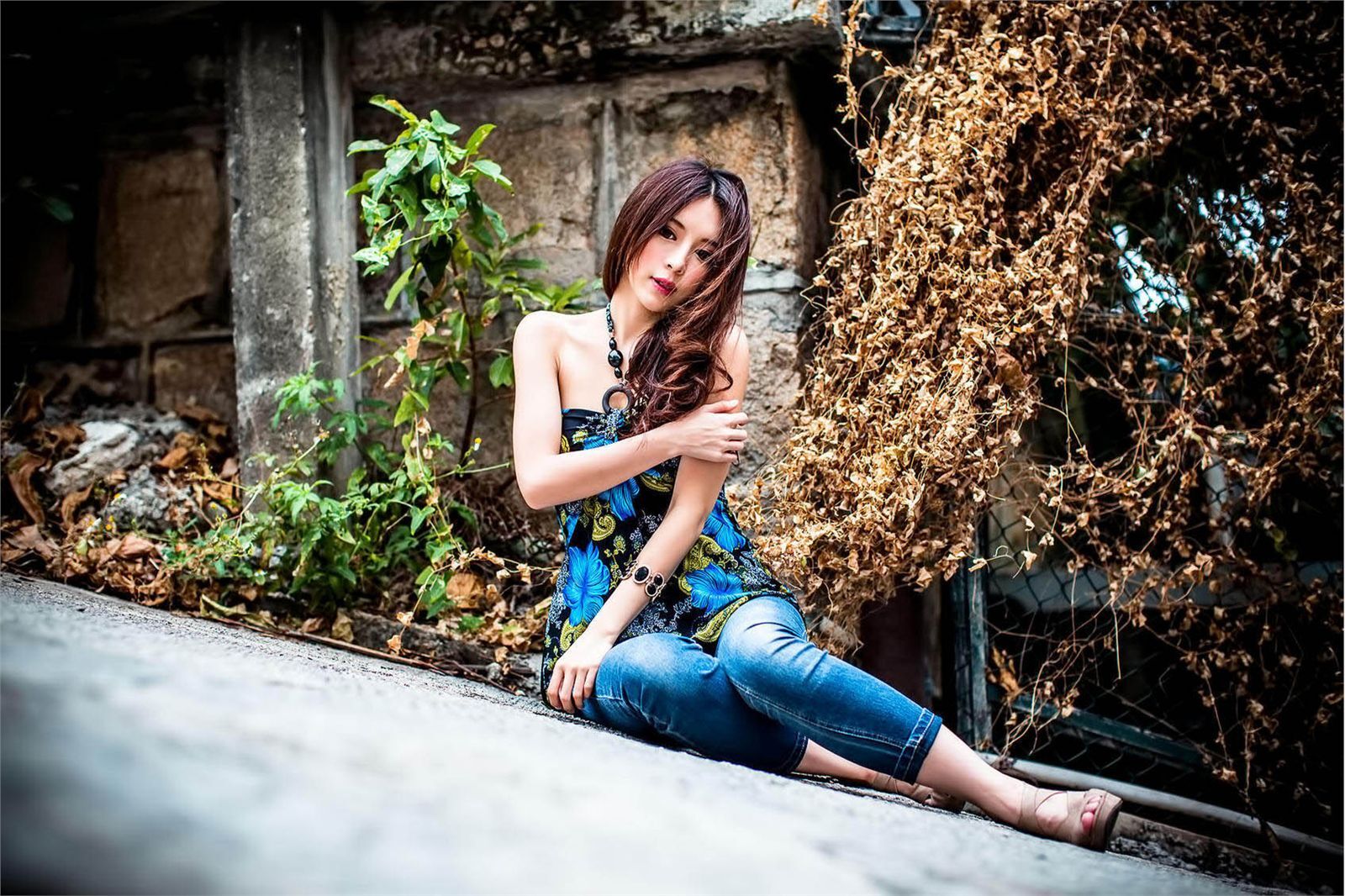 超跑女神大眼正妹张齐郡 炫彩外拍