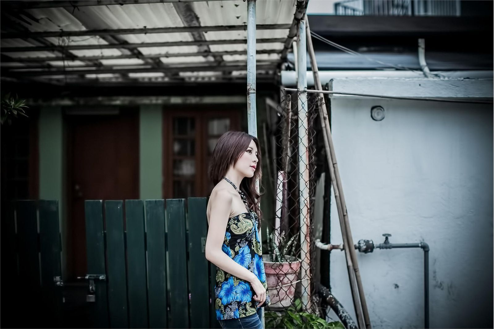 超跑女神大眼正妹张齐郡 炫彩外拍