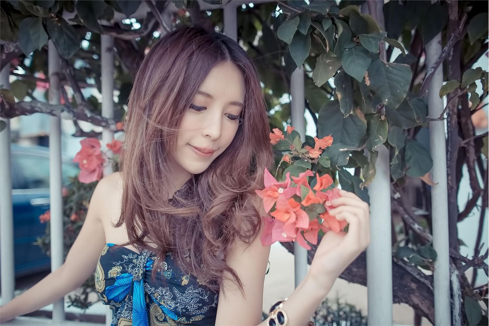 超跑女神大眼正妹张齐郡 炫彩外拍