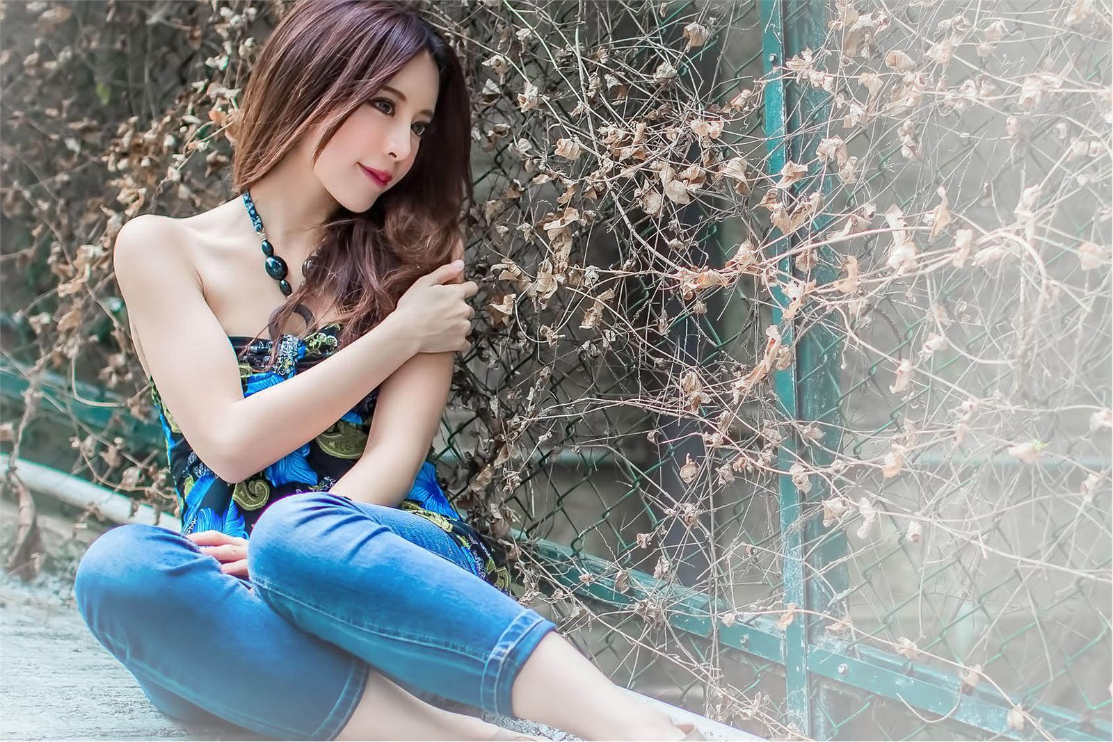 超跑女神大眼正妹张齐郡 炫彩外拍