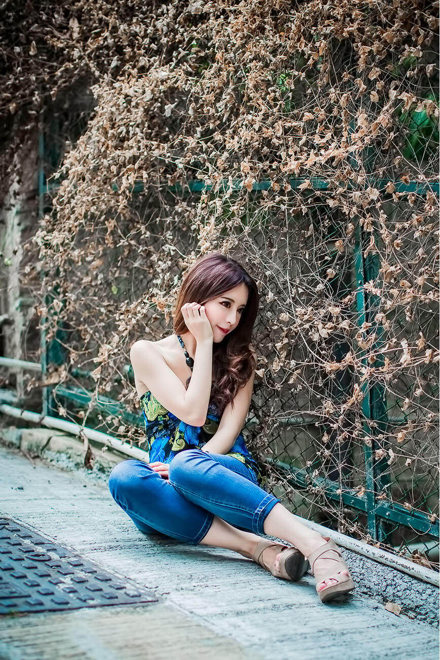 超跑女神大眼正妹张齐郡 炫彩外拍