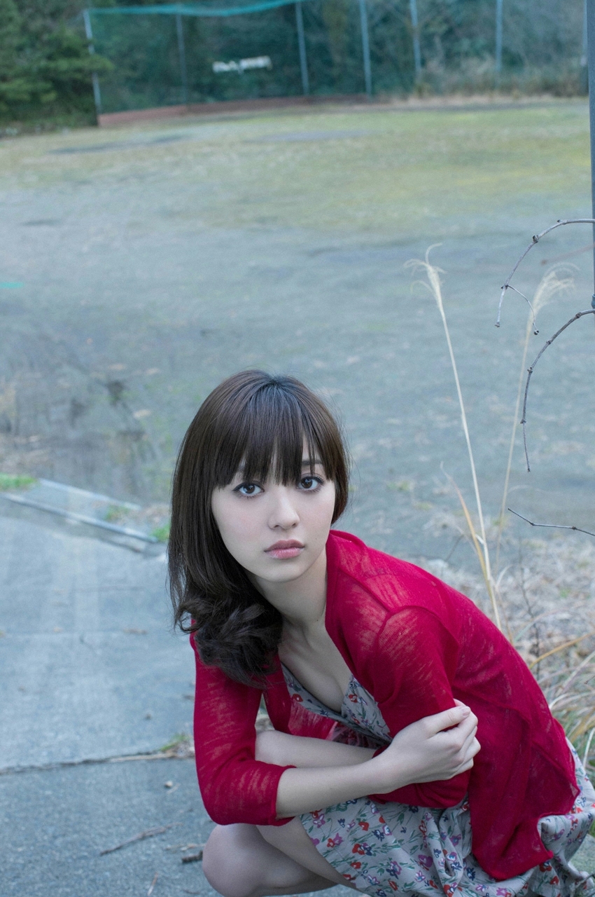 逢泽莉娜穿黑丝，清纯美女也可以撸