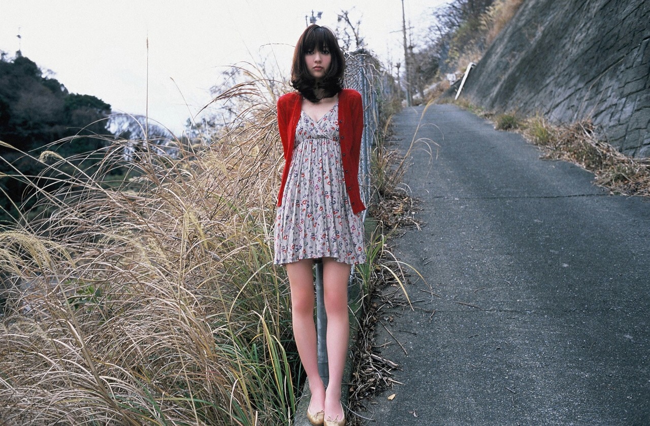 逢泽莉娜穿黑丝，清纯美女也可以撸