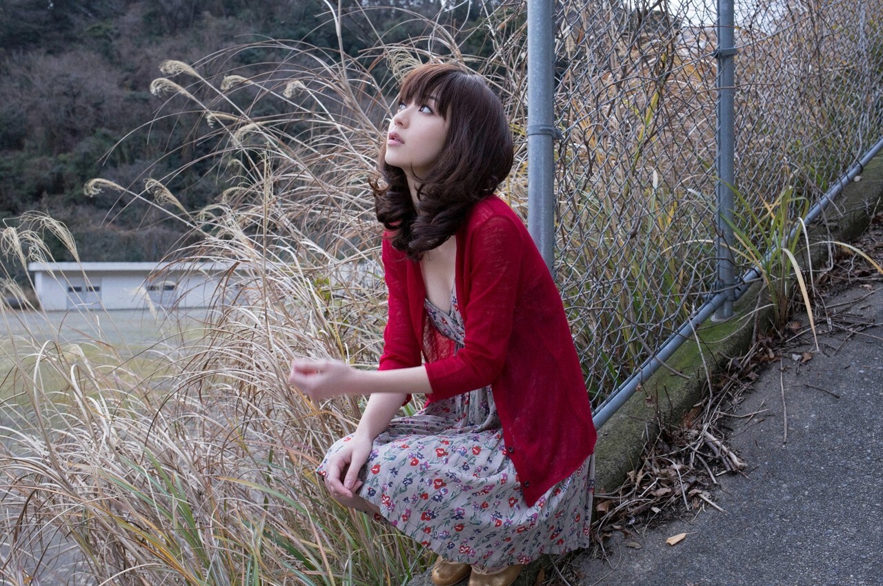 逢泽莉娜穿黑丝，清纯美女也可以撸