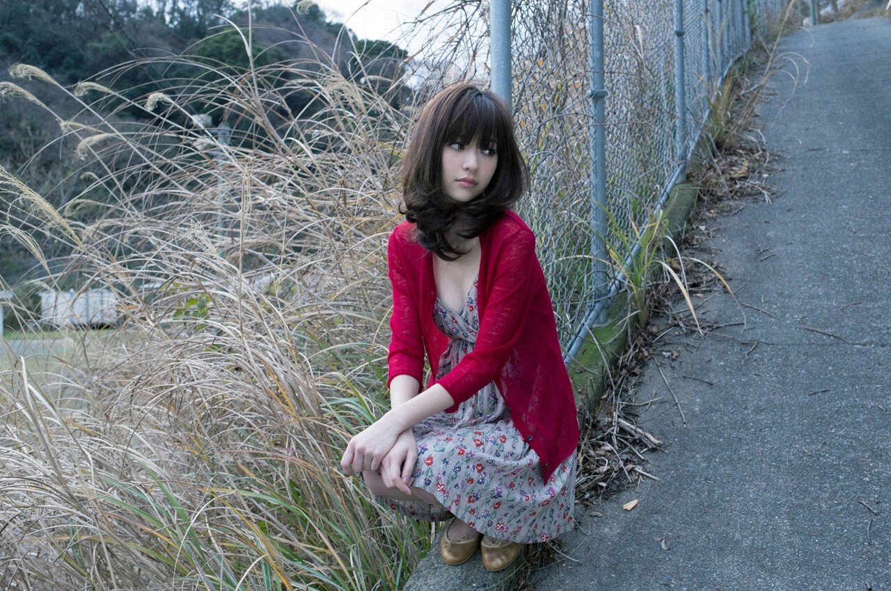 逢泽莉娜穿黑丝，清纯美女也可以撸