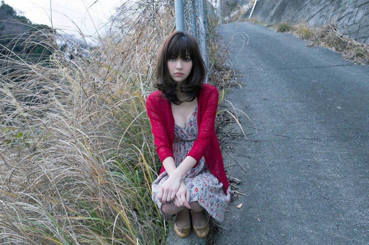 逢泽莉娜穿黑丝，清纯美女也可以撸