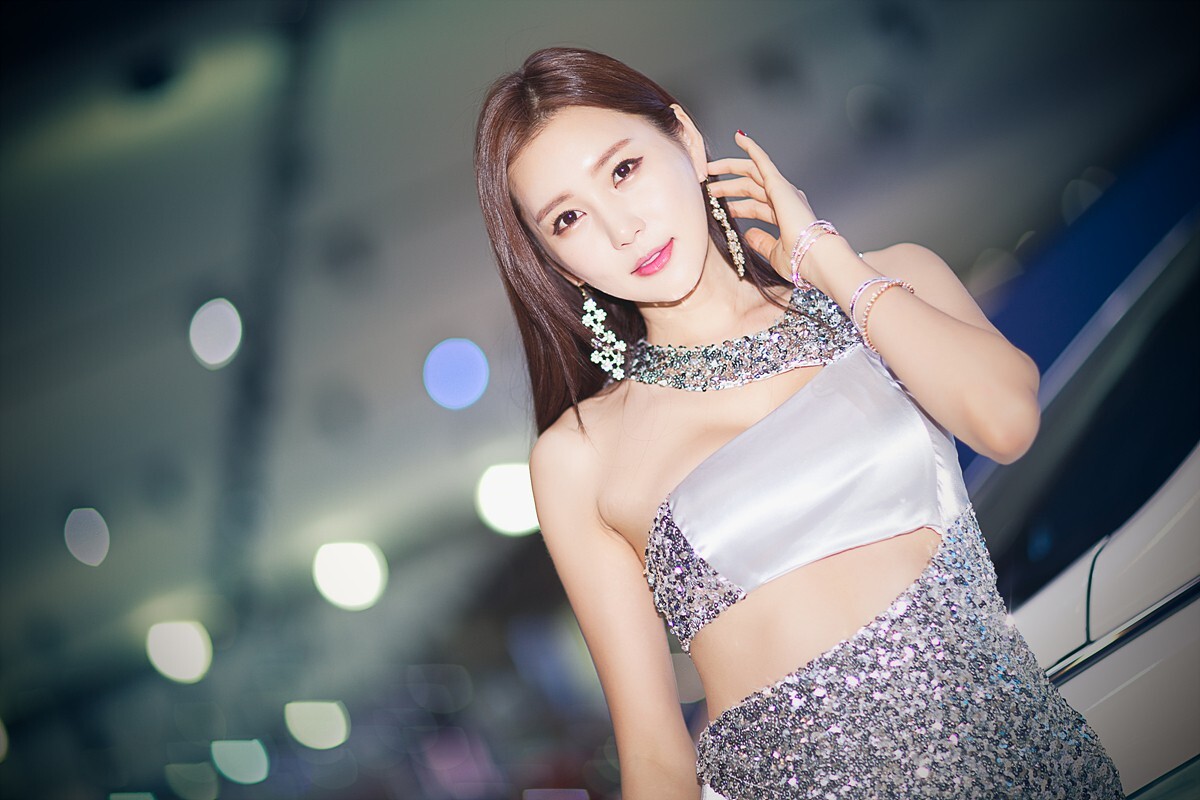 2015韩国车展 靓丽车模崔玉珍