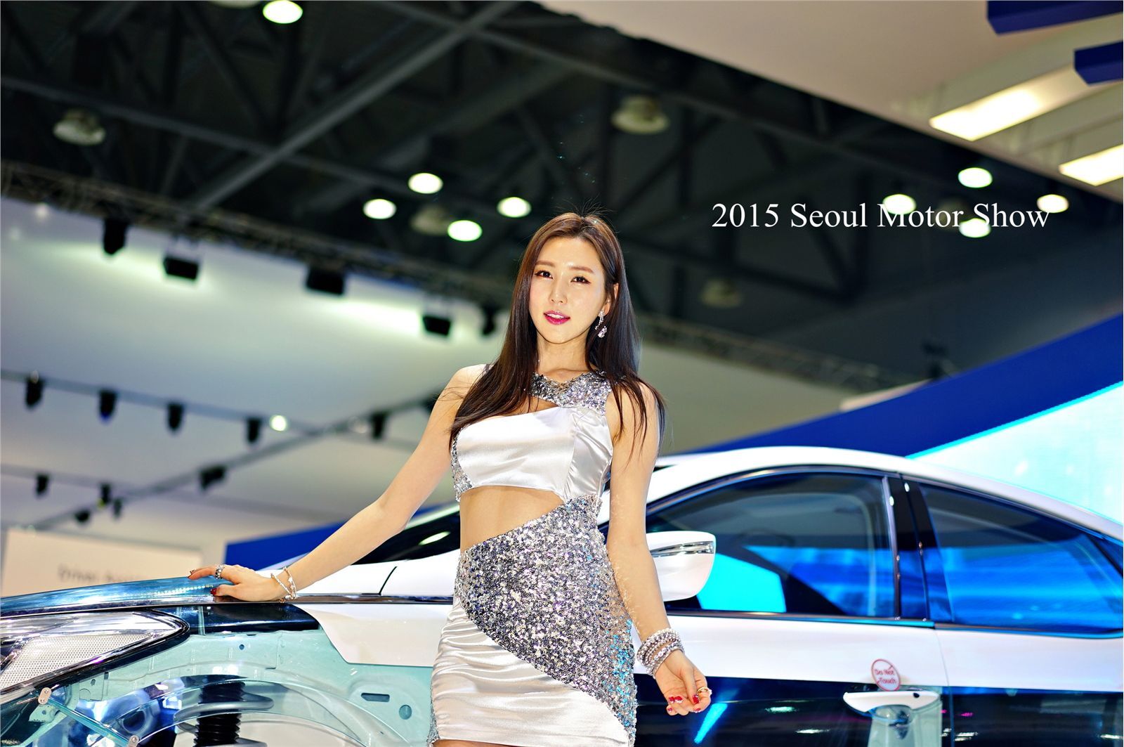 2015韩国车展 靓丽车模崔玉珍