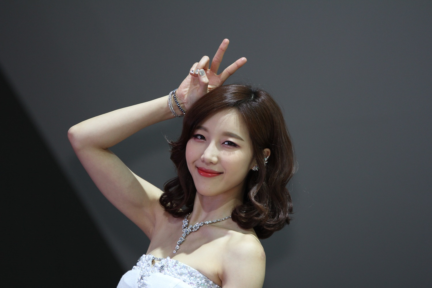 2015韩国国际车展靓丽车模金雅然