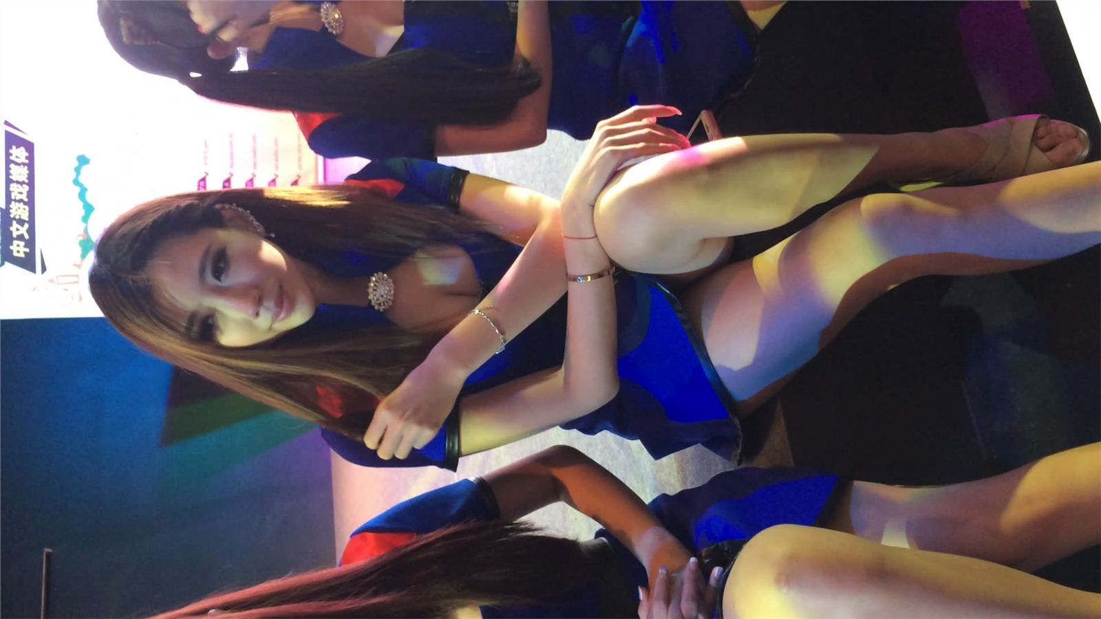 蓝色包臀短裙性感美女模特showgirl可爱唯美