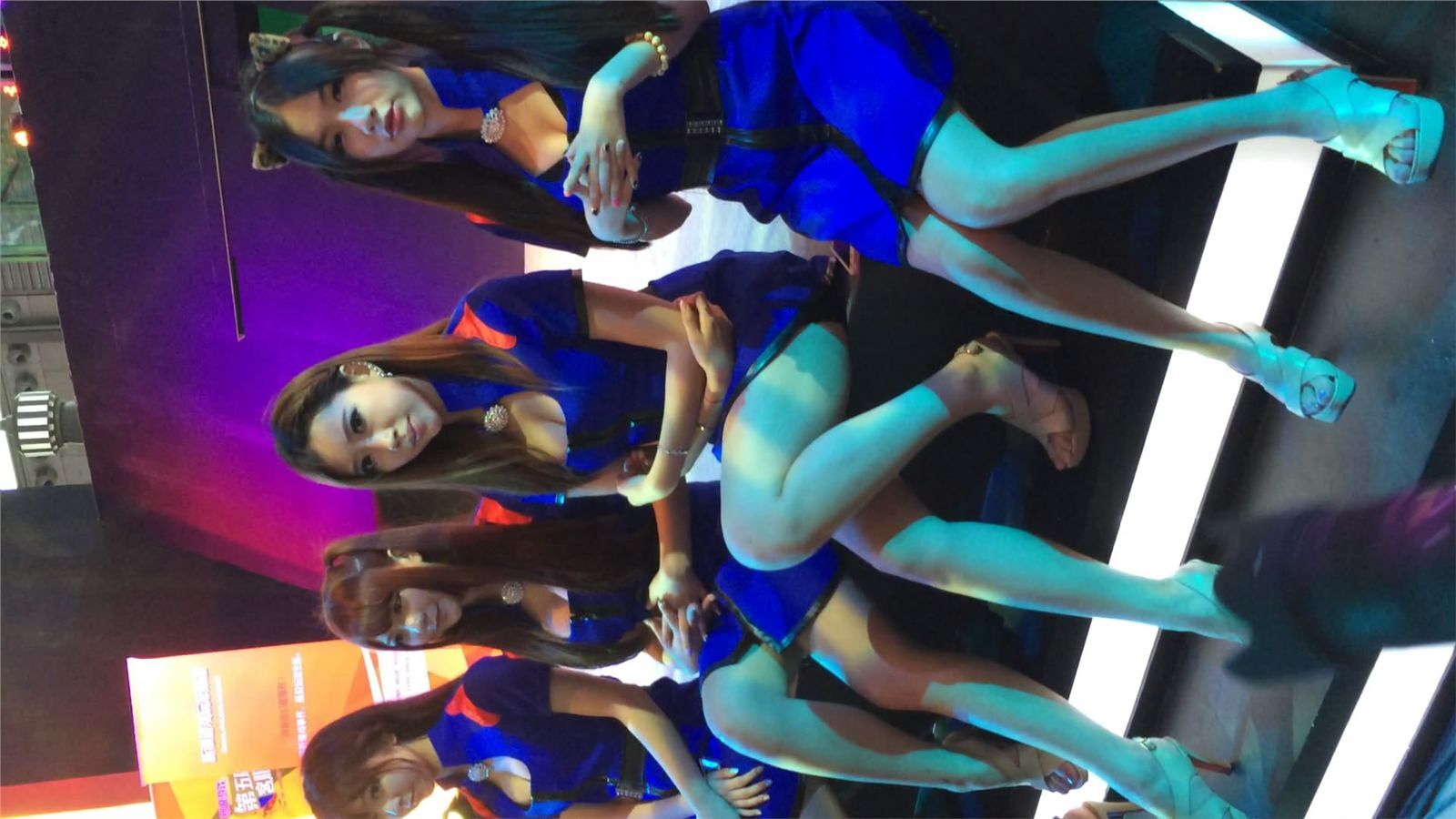 蓝色包臀短裙性感美女模特showgirl可爱唯美