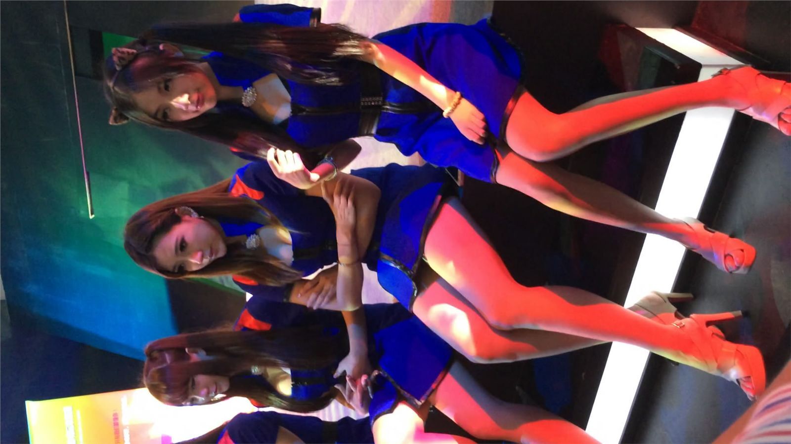 蓝色包臀短裙性感美女模特showgirl可爱唯美