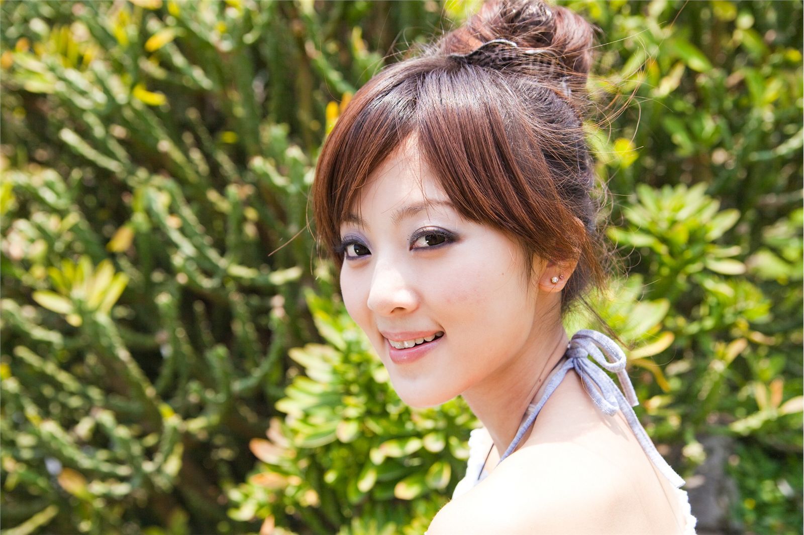 台湾清纯美女果子MM张凯洁@陽明山美軍宿舍2