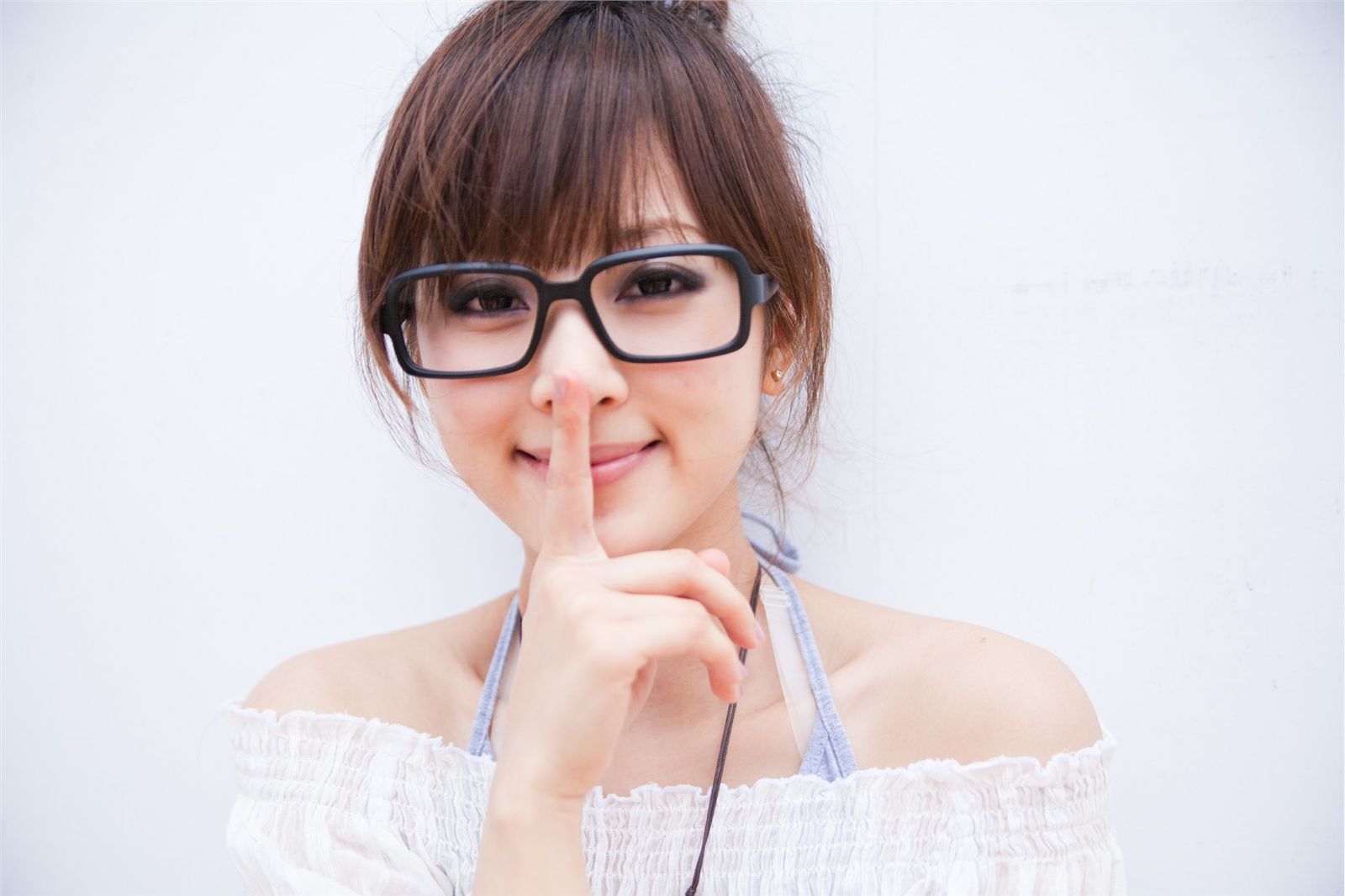 台湾清纯美女果子MM张凯洁@陽明山美軍宿舍2