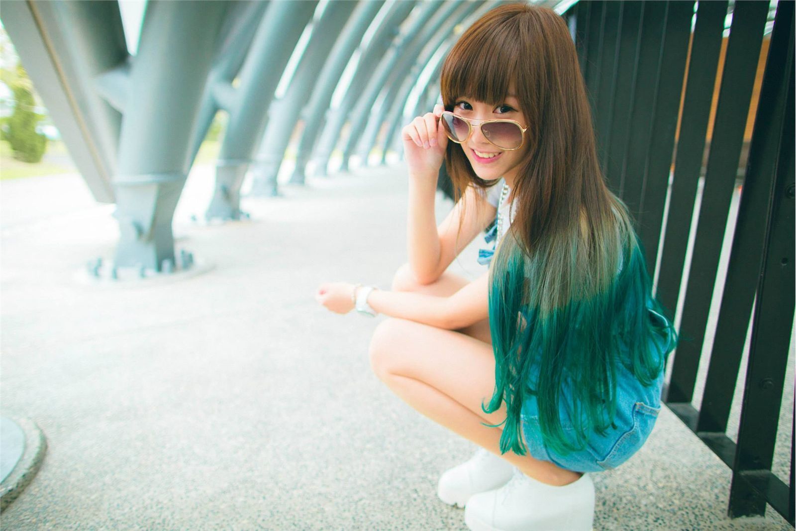 麦当劳最美店员张楚珊写真自拍