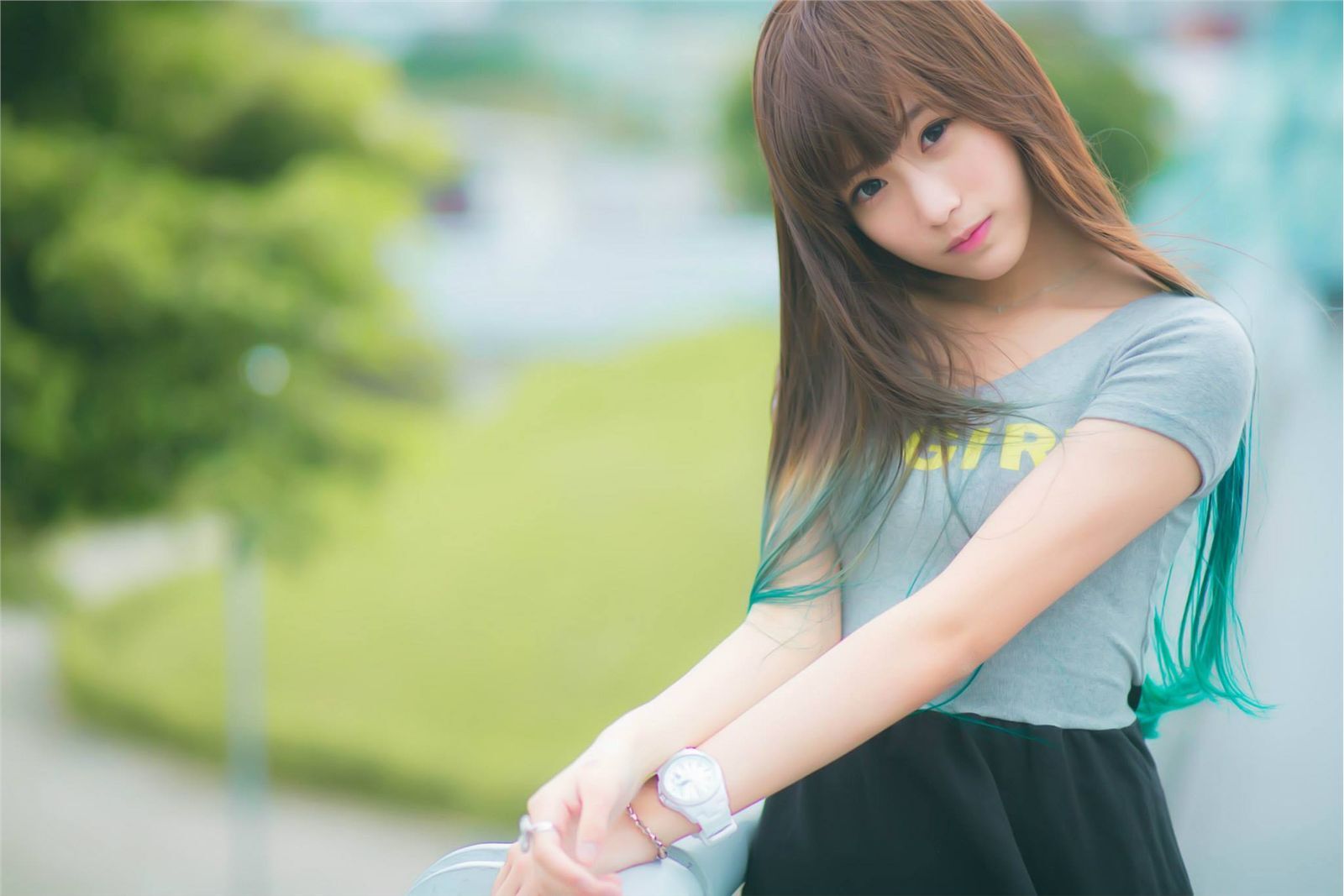 麦当劳最美店员张楚珊写真自拍