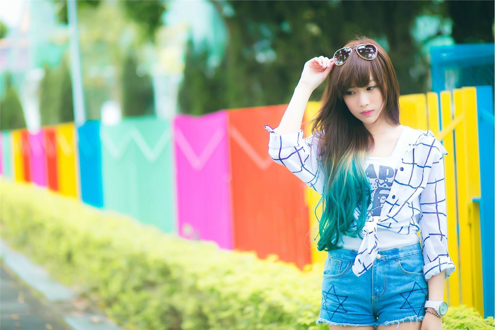 麦当劳最美店员张楚珊写真自拍