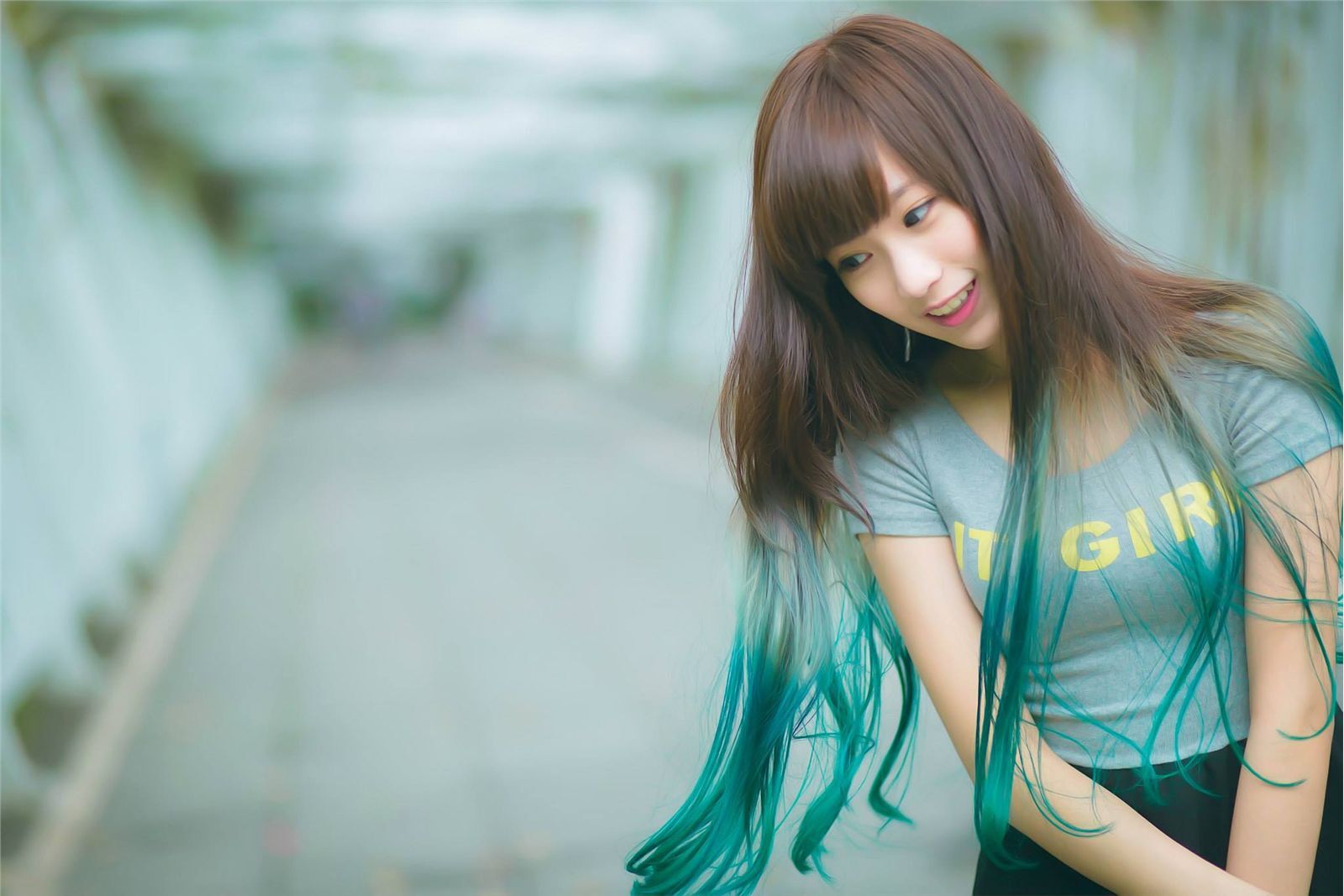 麦当劳最美店员张楚珊写真自拍