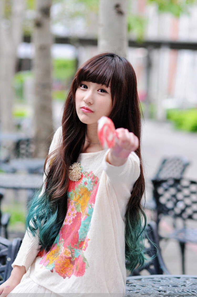 麦当劳最美店员张楚珊写真自拍