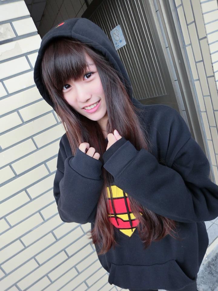 麦当劳最美店员张楚珊写真自拍