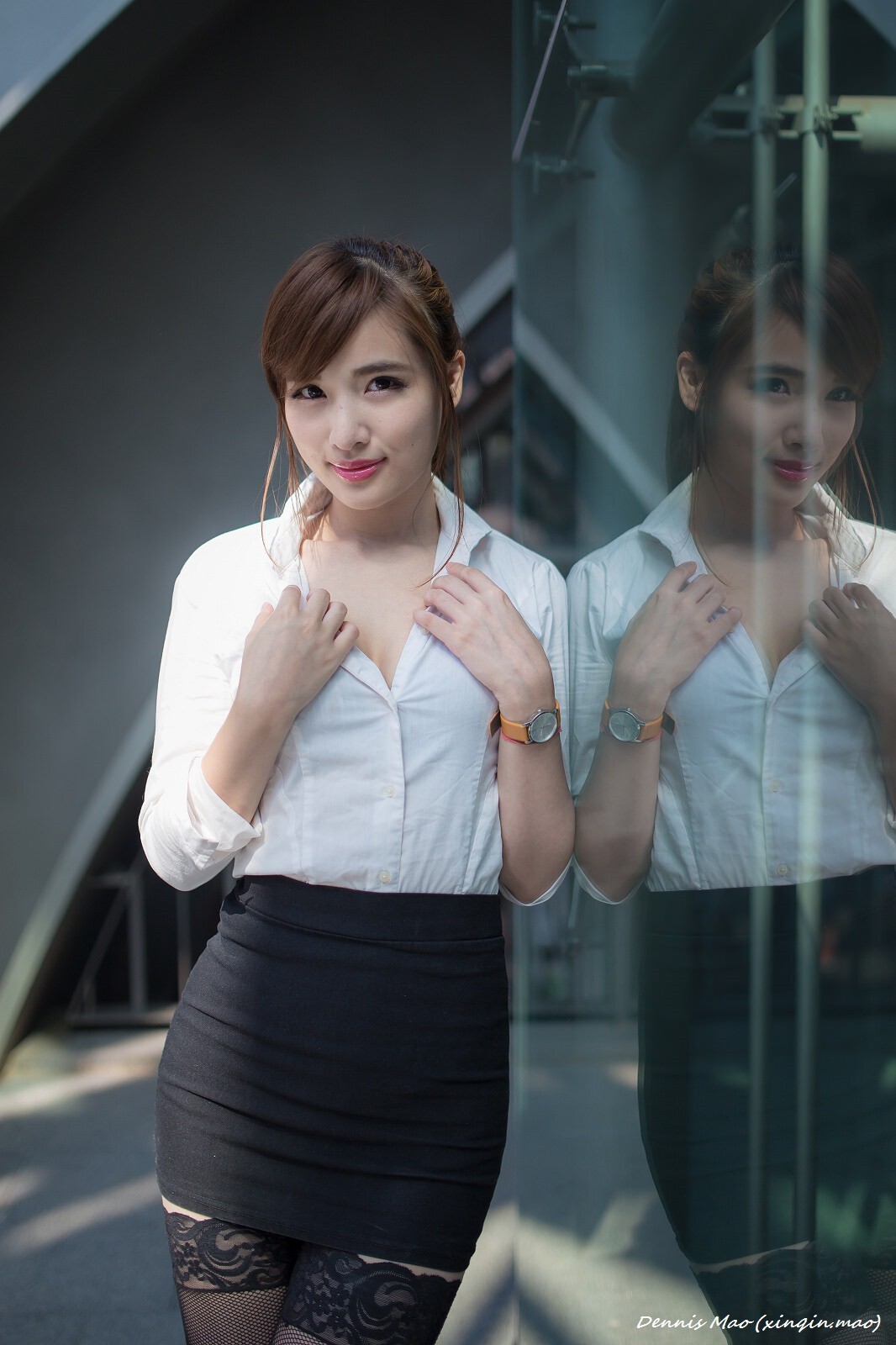 办公室里美艳诱人户外清新亮丽的OL