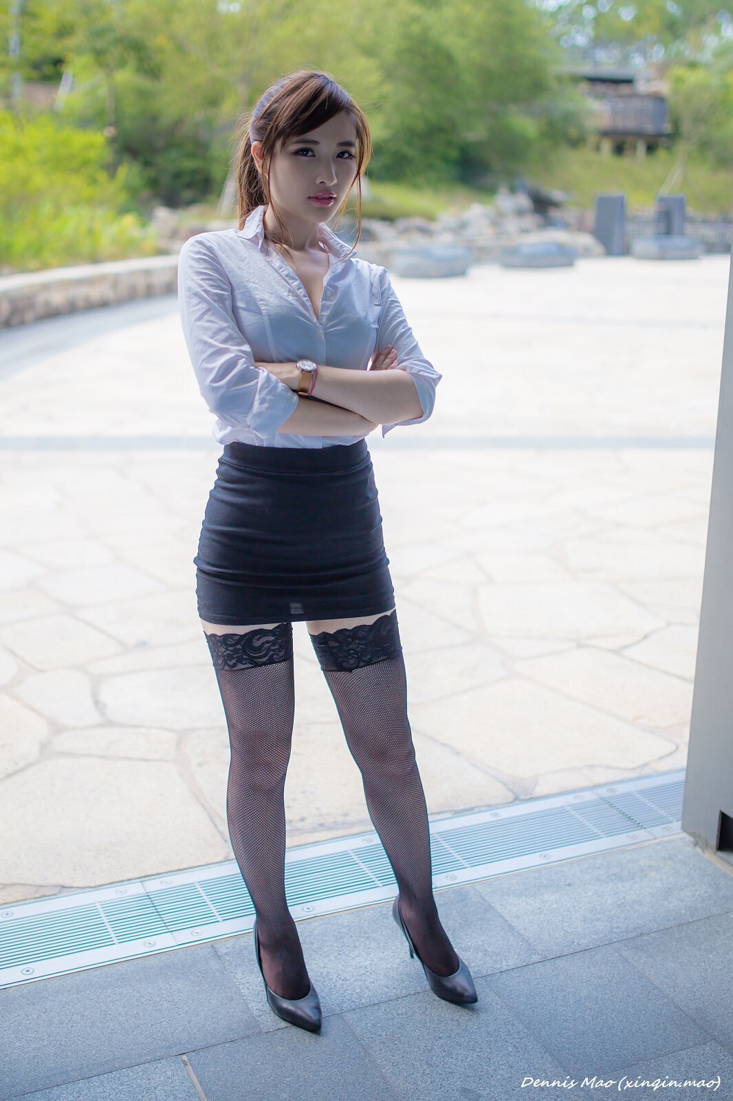 办公室里美艳诱人户外清新亮丽的OL