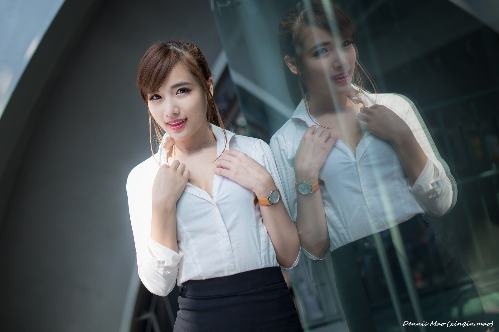 办公室里美艳诱人户外清新亮丽的OL