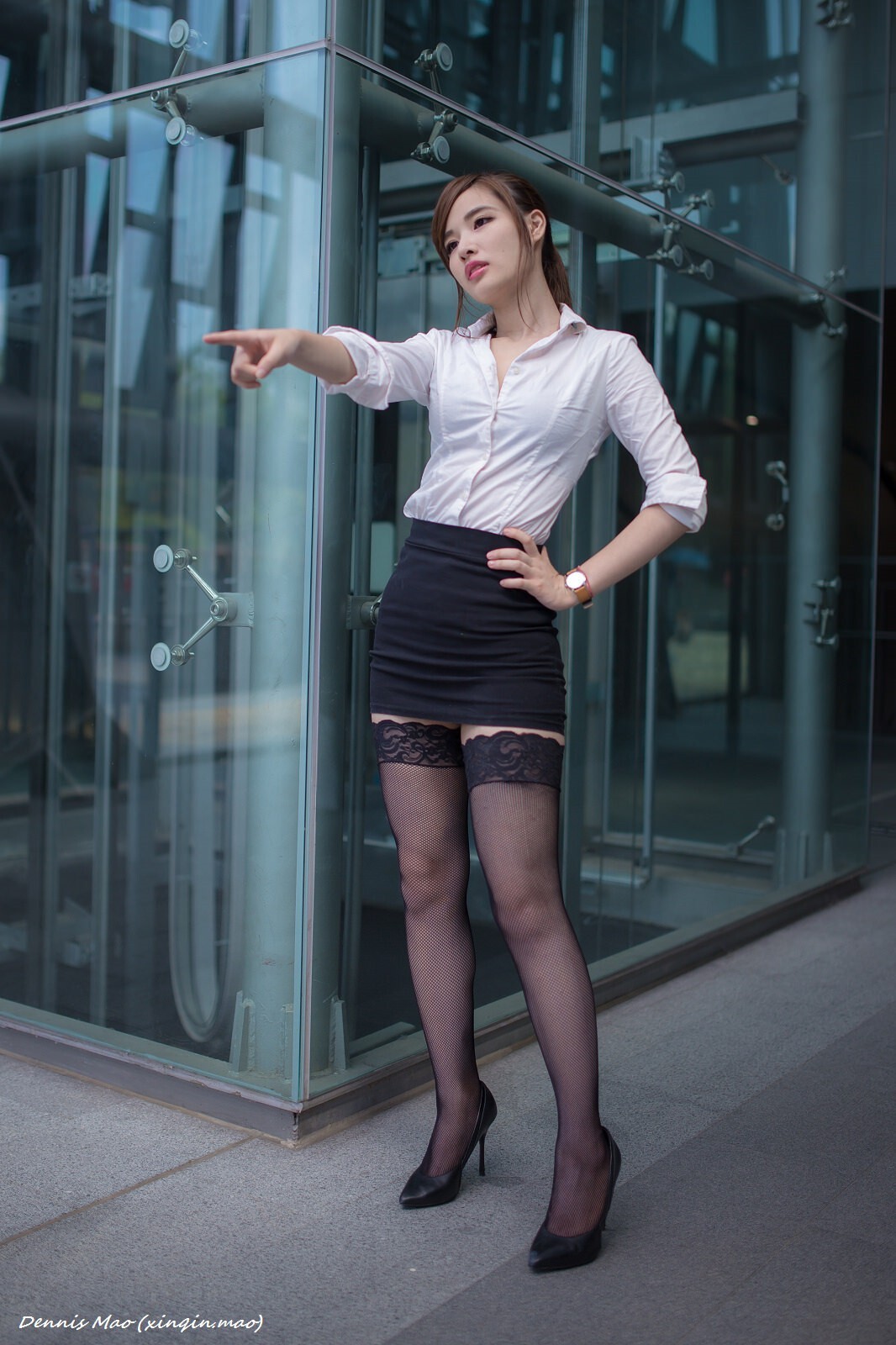 办公室里美艳诱人户外清新亮丽的OL