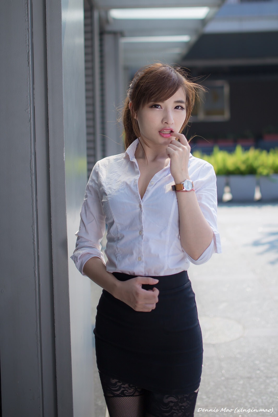 办公室里美艳诱人户外清新亮丽的OL