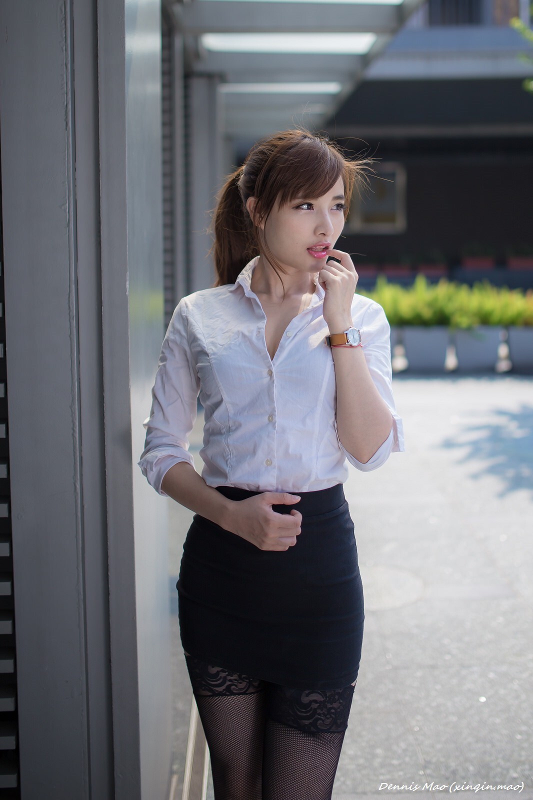 办公室里美艳诱人户外清新亮丽的OL