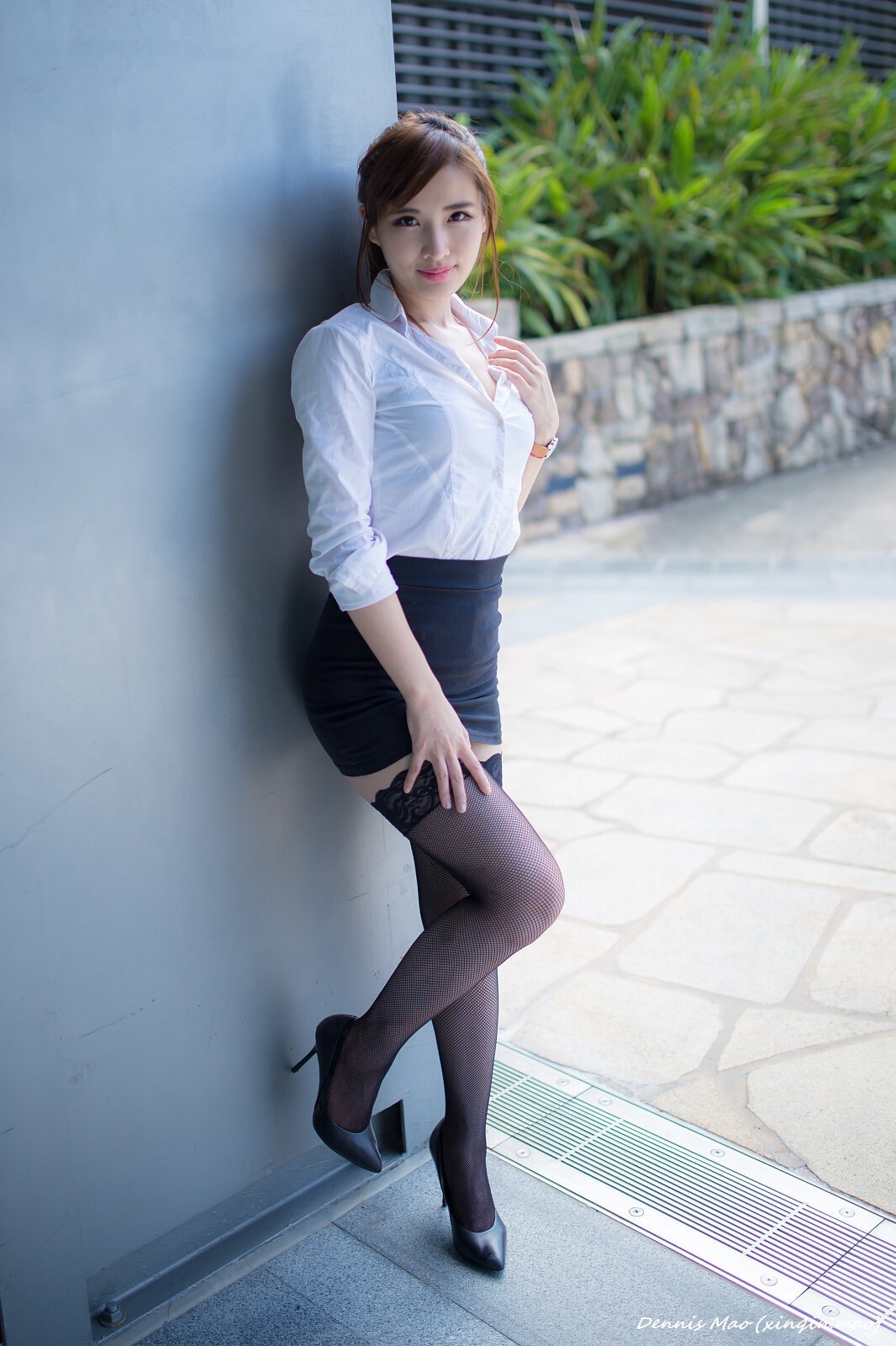 办公室里美艳诱人户外清新亮丽的OL