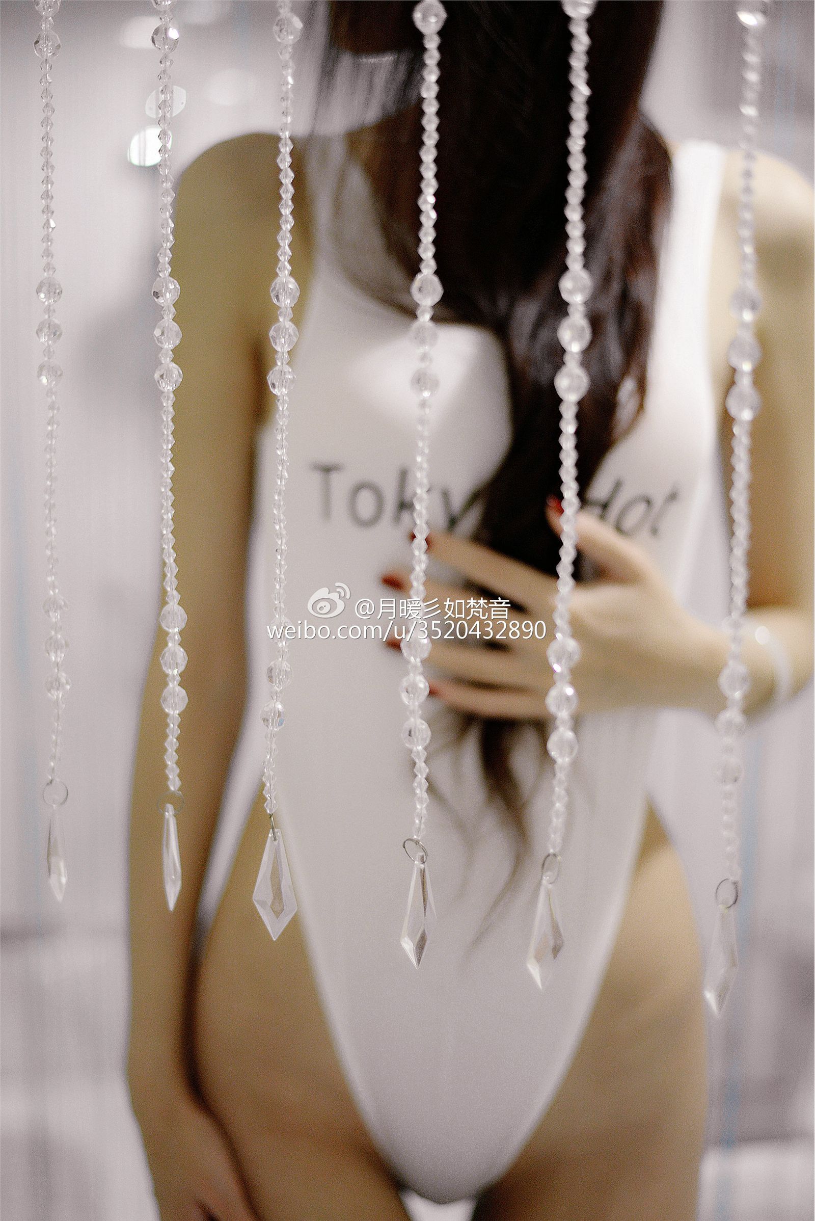 微博女神月暖彡如梵音黑丝美腿写真