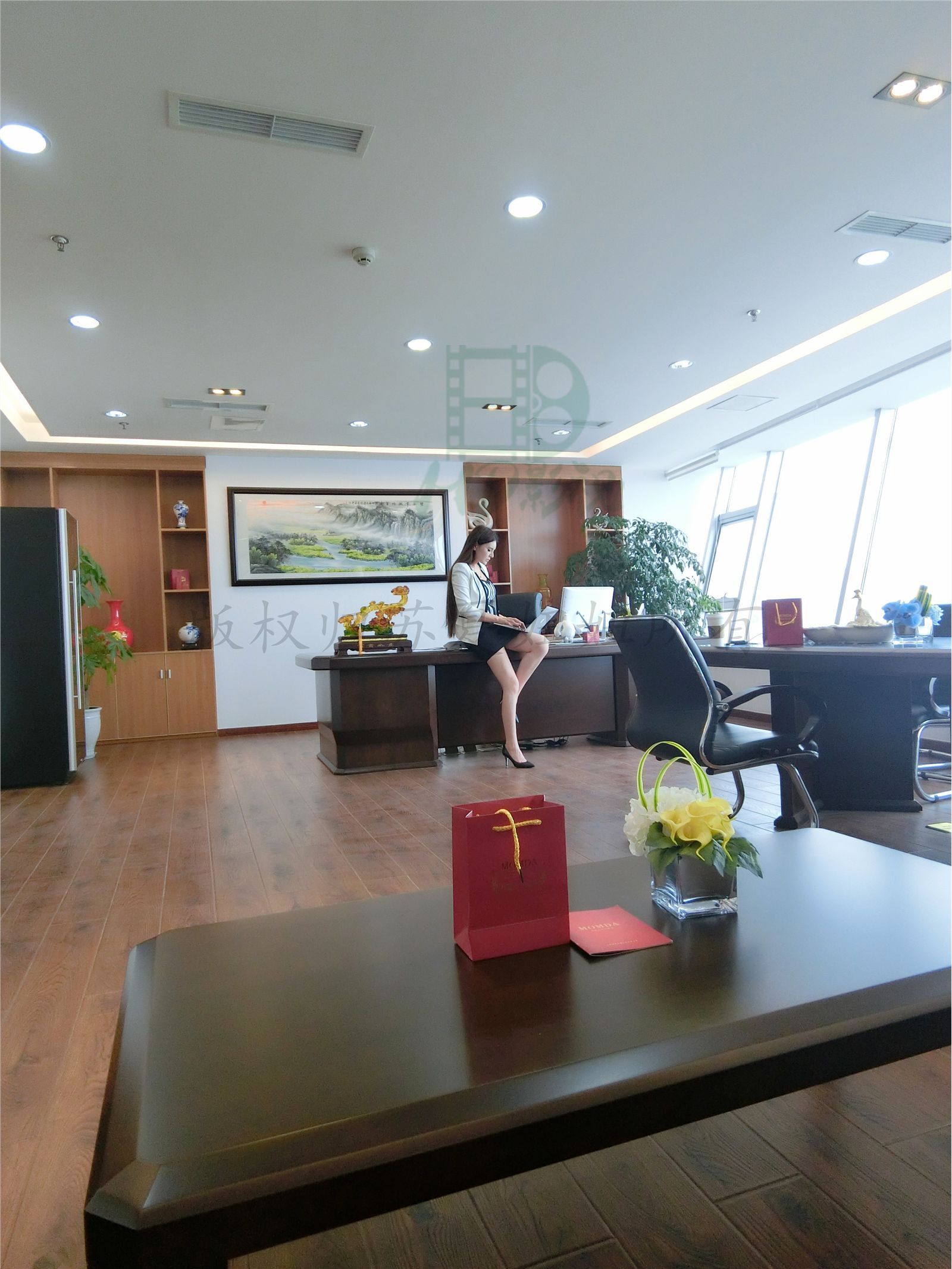 网络红人苏夏妞妞最新微博工作图集 工作状态