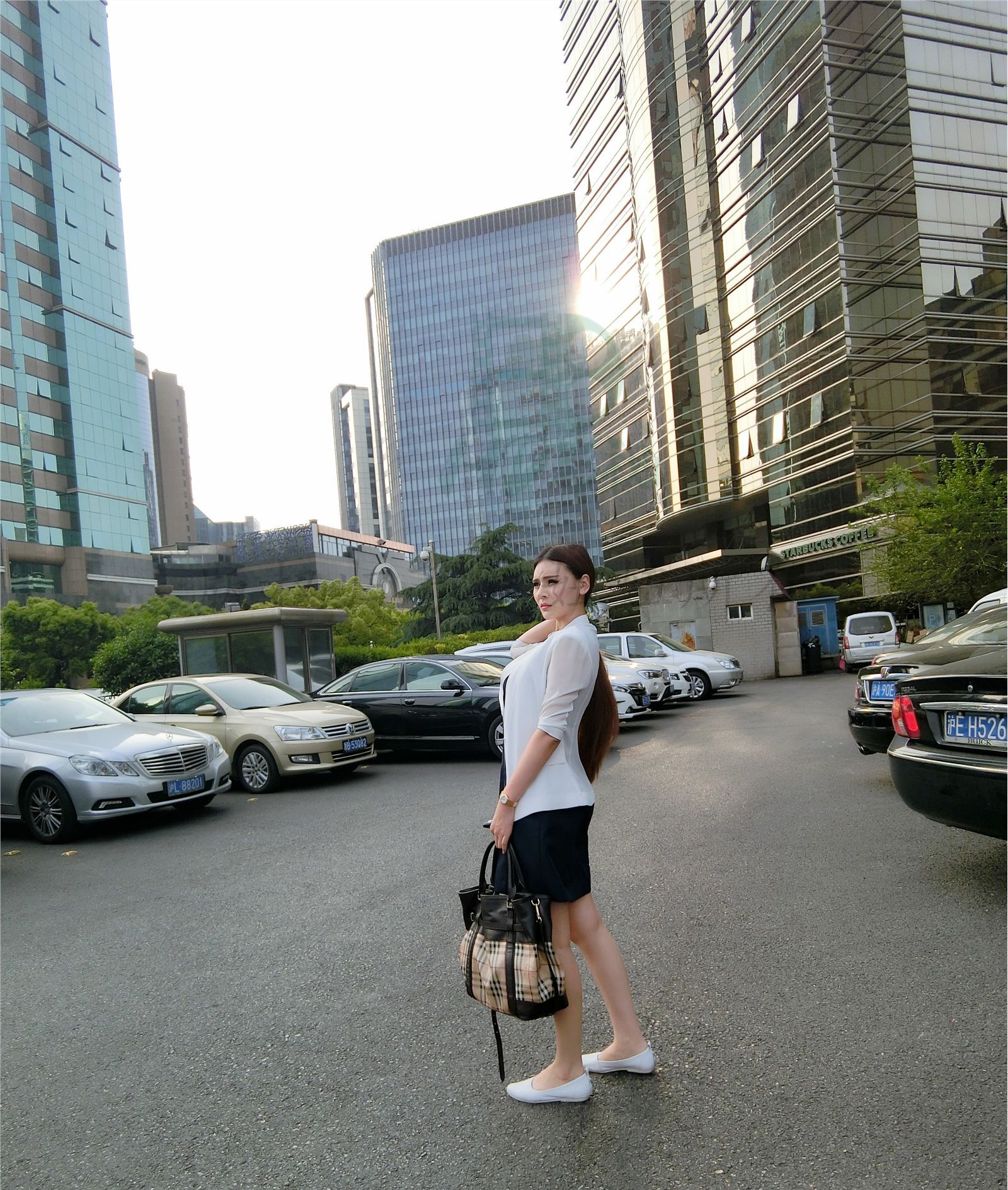 网络红人苏夏妞妞最新微博工作图集 工作状态