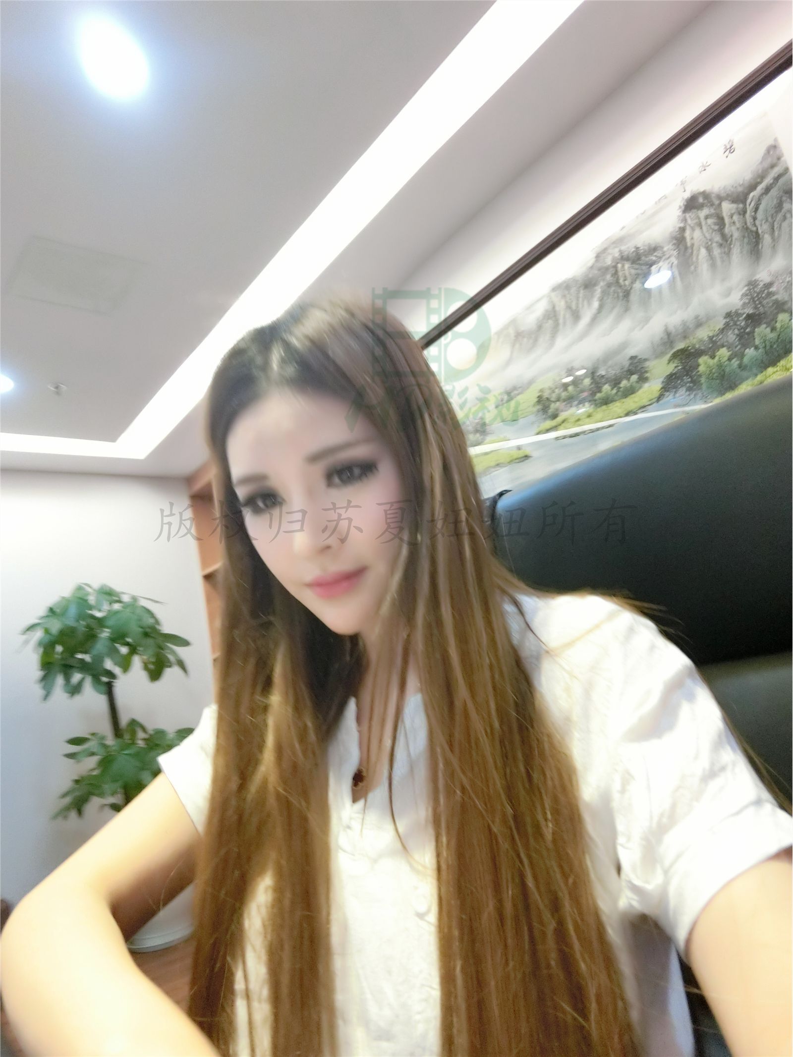 网络红人苏夏妞妞最新微博工作图集 工作状态