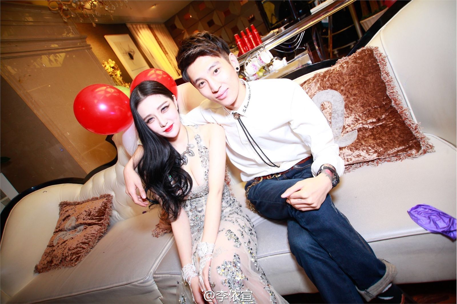 清纯嫩模李依宣私密微博图片