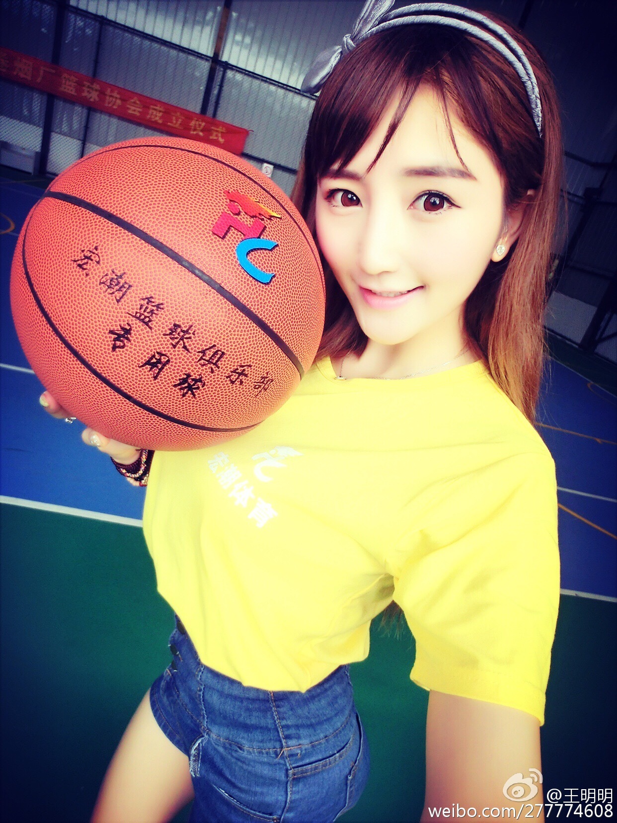 胸模冠军王明明最近微博图集 面孔专辑