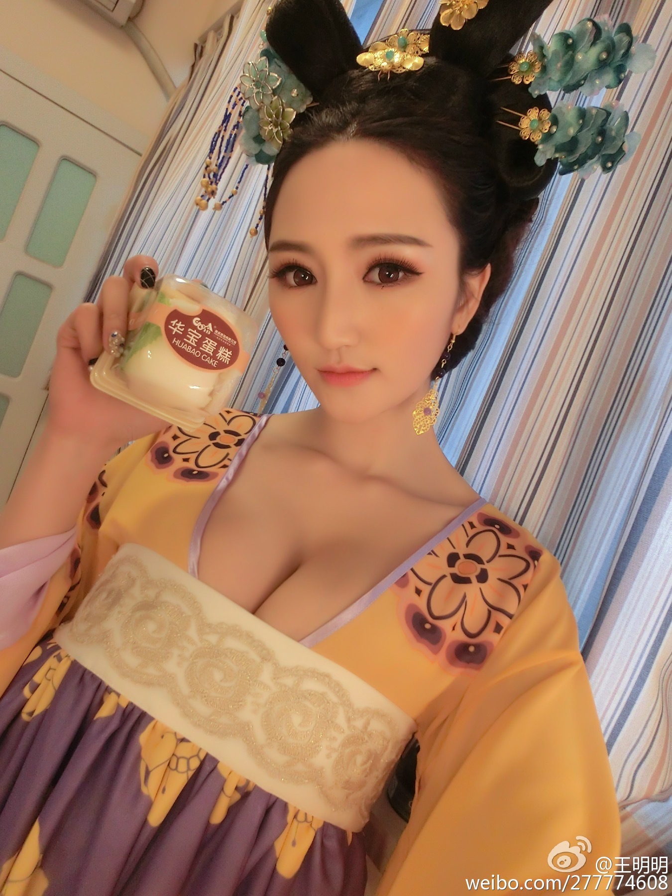 胸模冠军王明明最近微博图集 面孔专辑