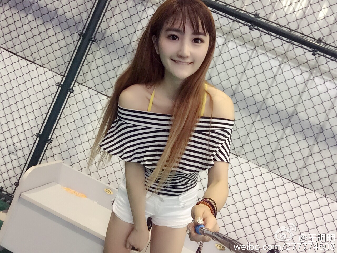 胸模冠军王明明最近微博图集 面孔专辑