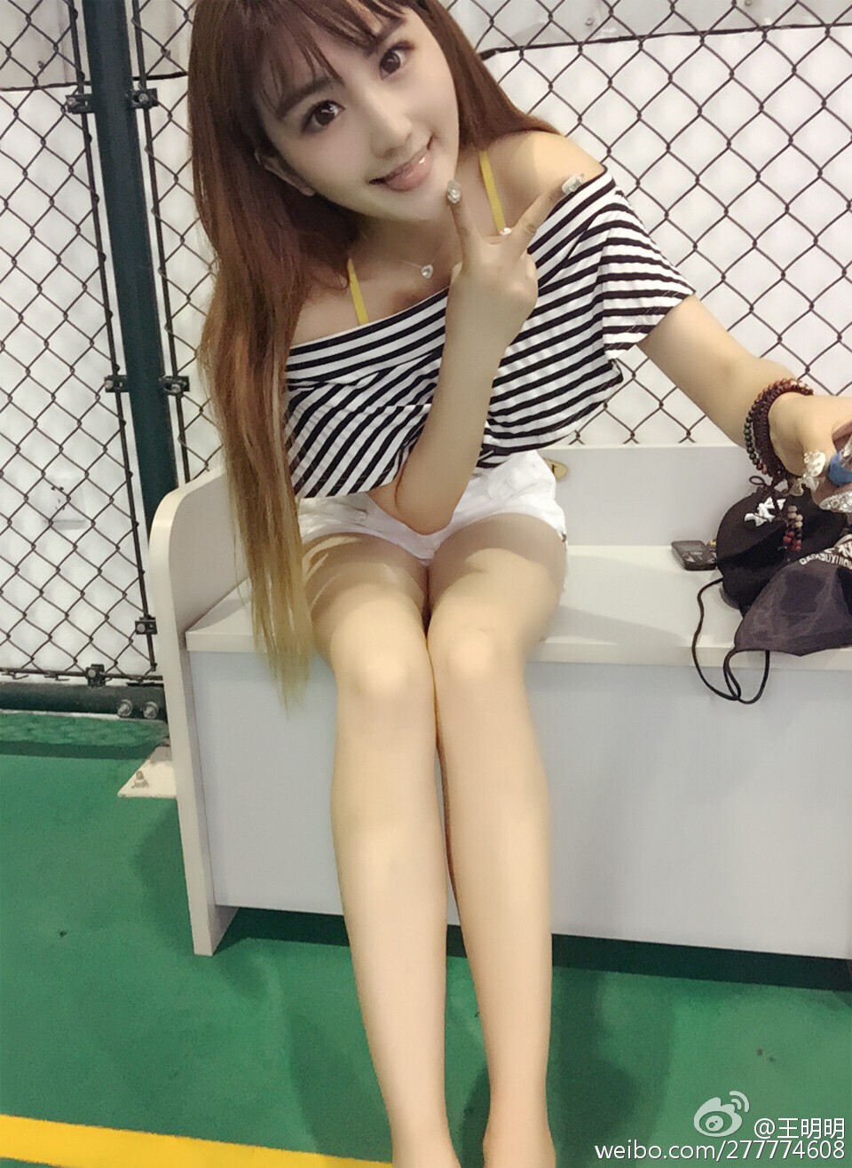 胸模冠军王明明最近微博图集 面孔专辑