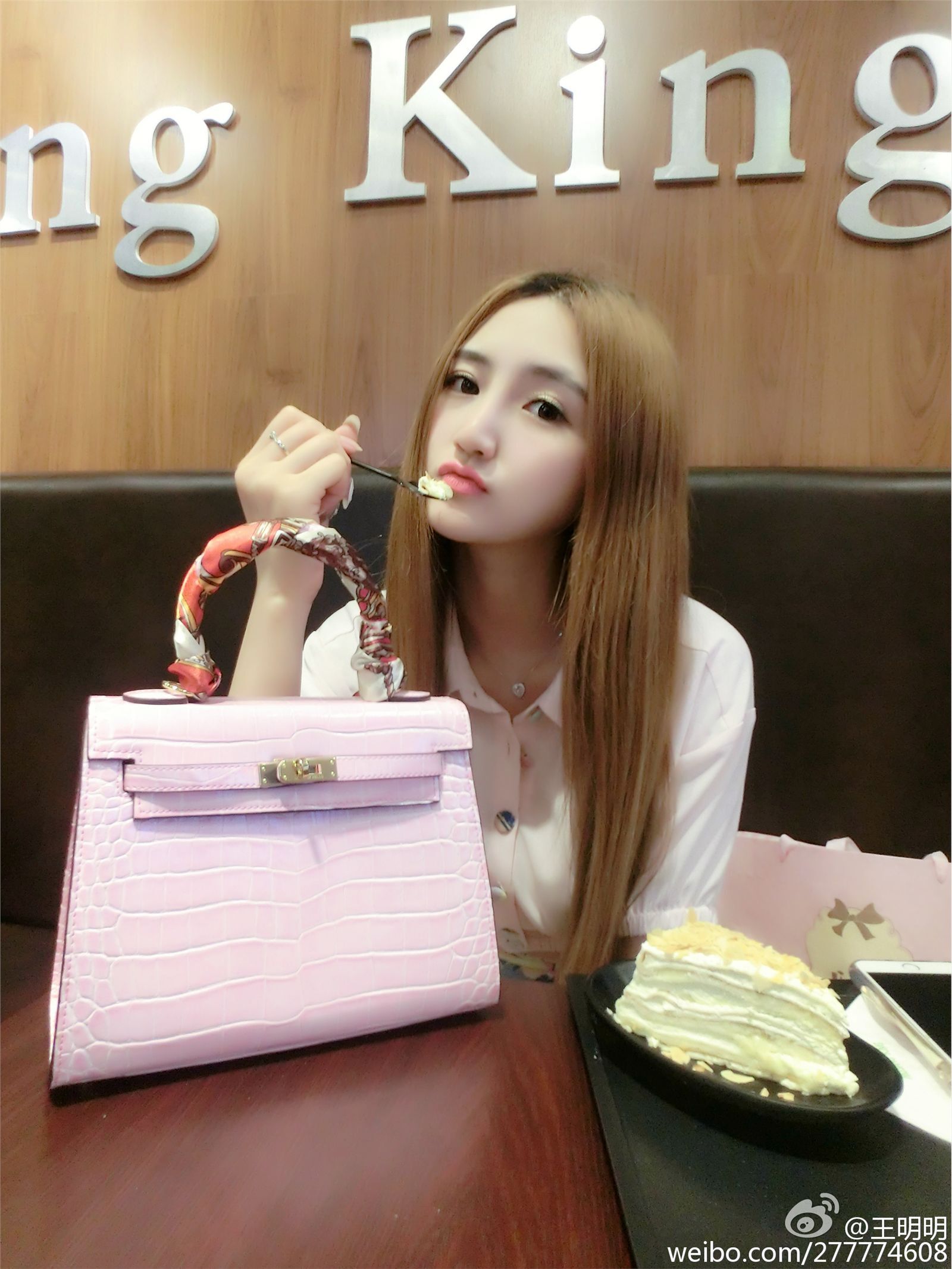 胸模冠军王明明最近微博图集 面孔专辑