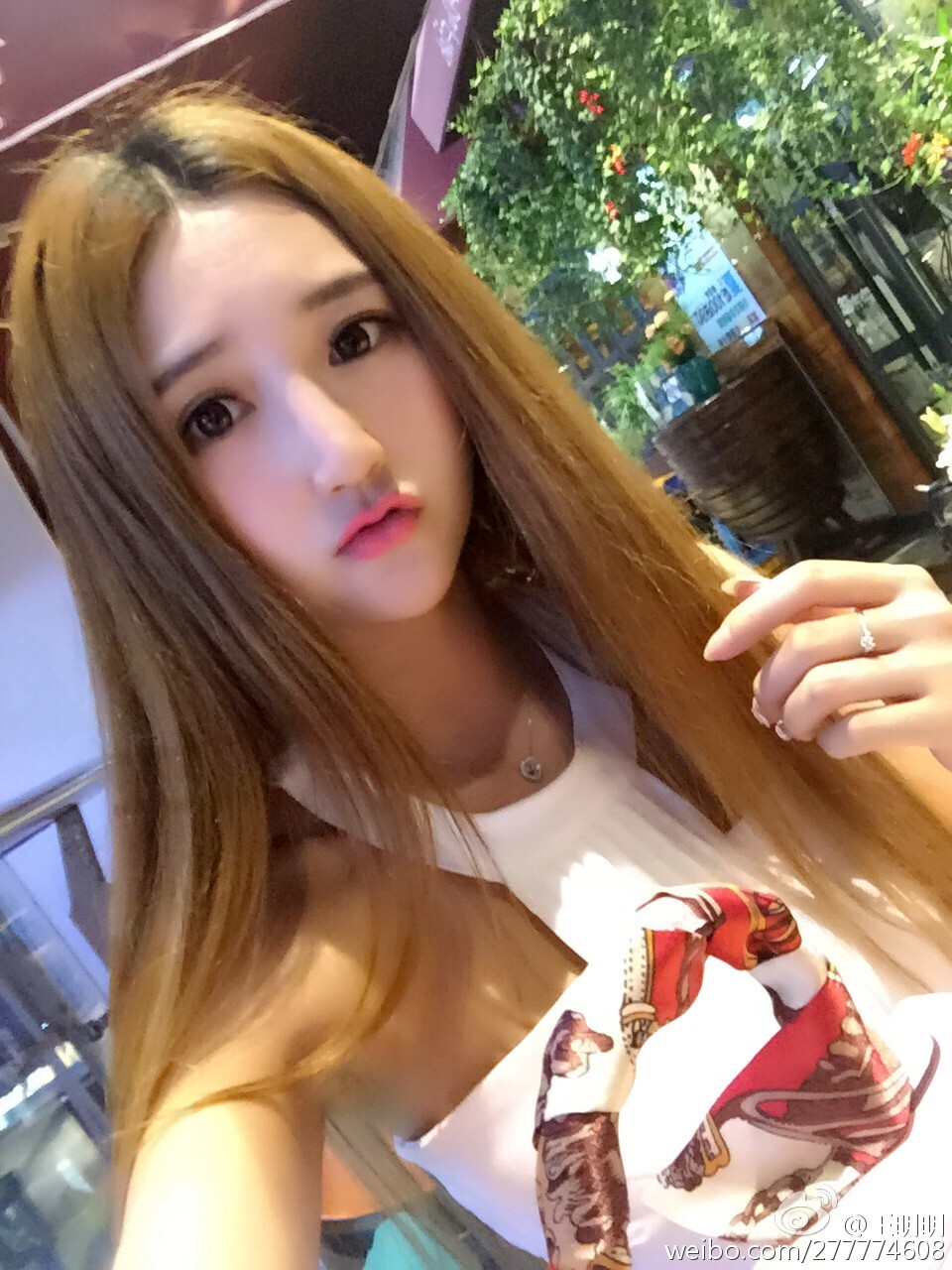胸模冠军王明明最近微博图集 面孔专辑