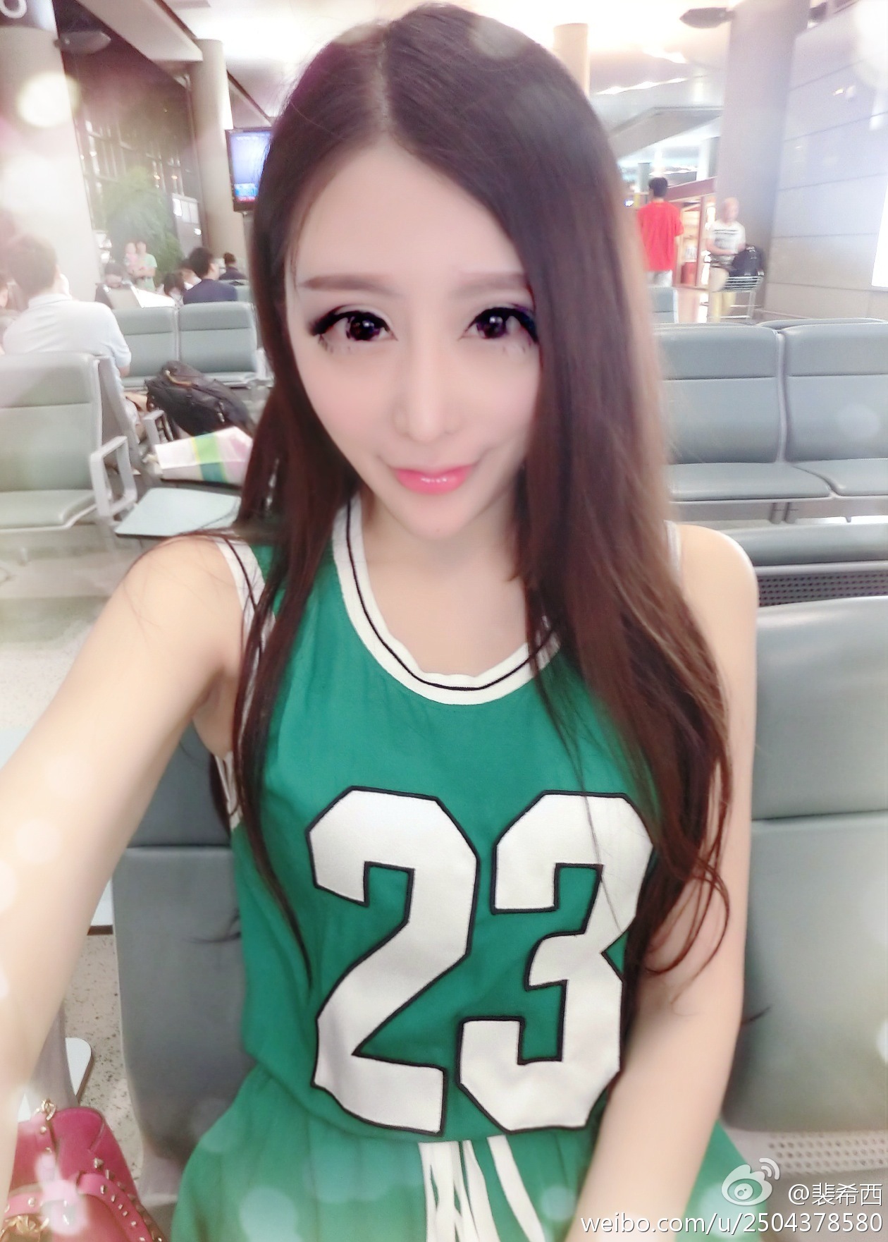 性感豪乳车模 - 裴希西 黑丝长腿姐姐 1