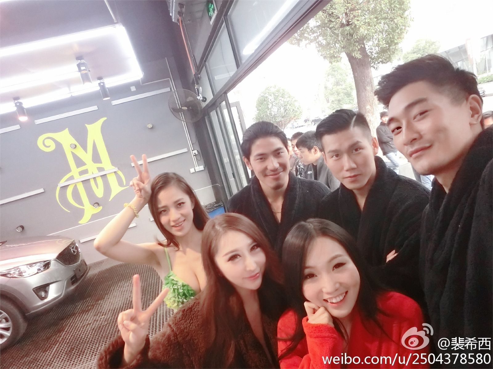 性感豪乳车模 - 裴希西 黑丝长腿姐姐 1