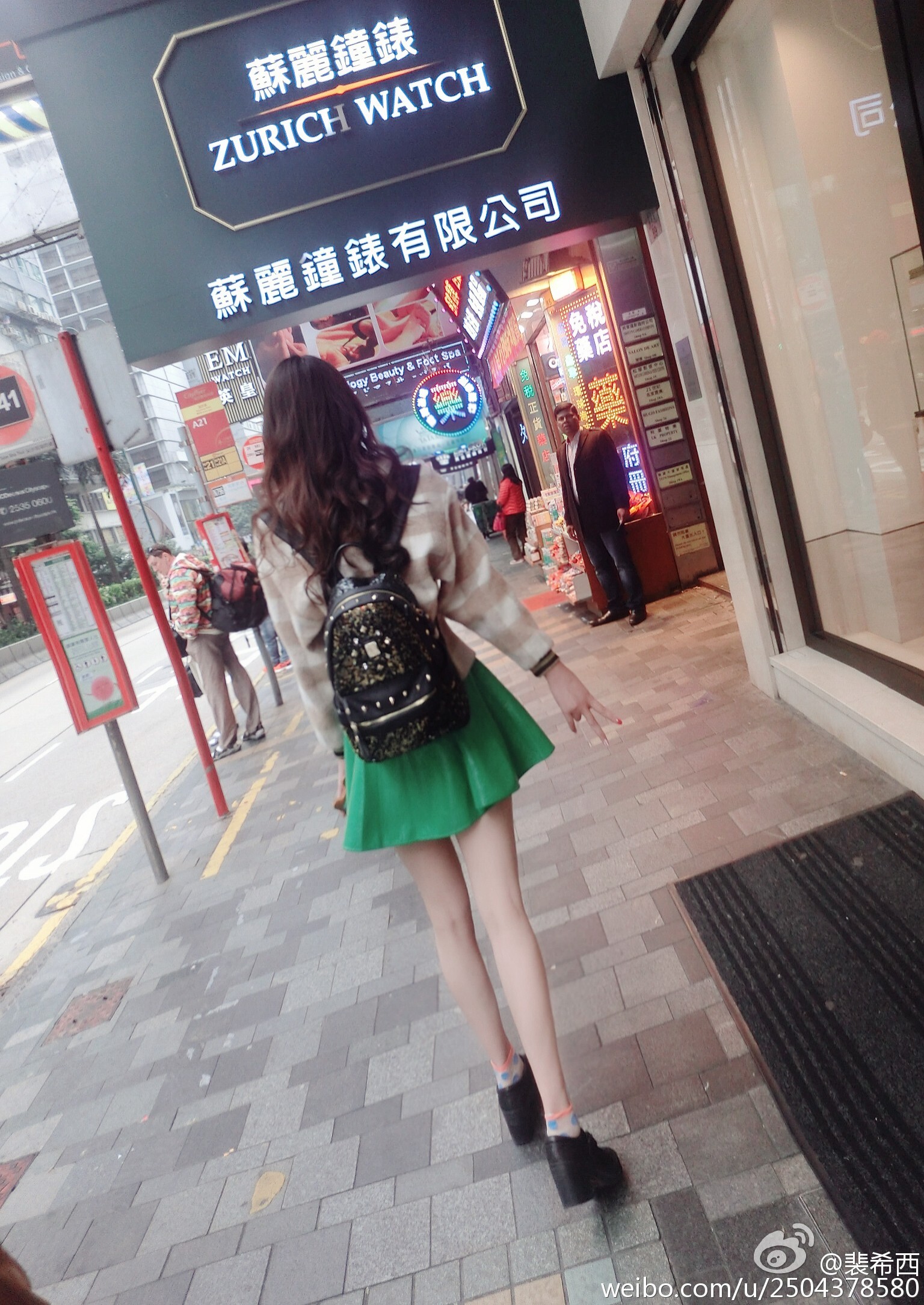 性感豪乳车模 - 裴希西 黑丝长腿姐姐 1