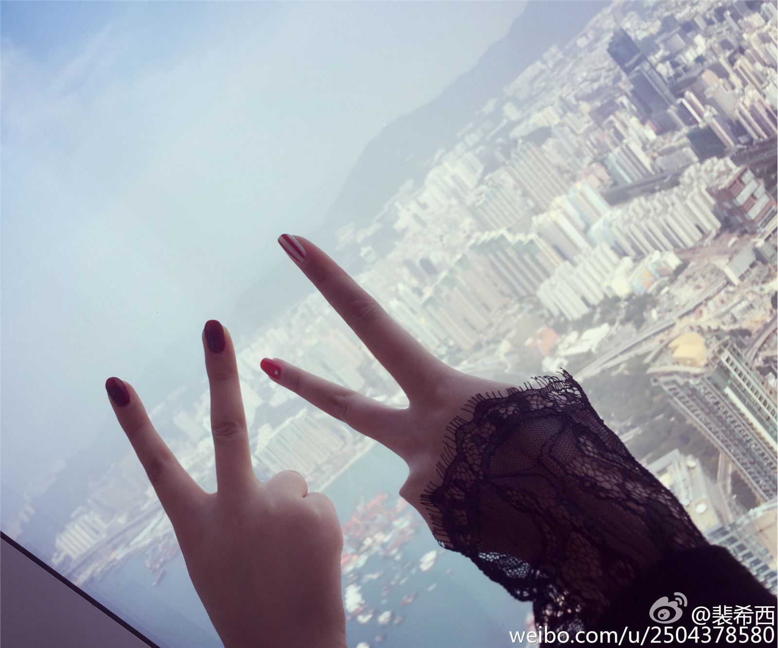 性感豪乳车模 - 裴希西 黑丝长腿姐姐 1