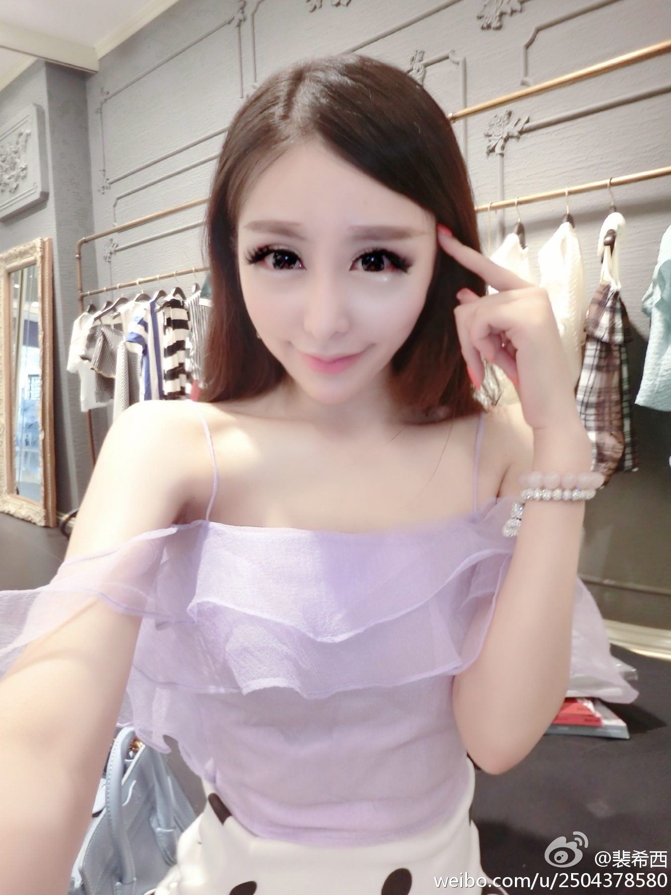 性感豪乳车模 - 裴希西 黑丝长腿姐姐 1