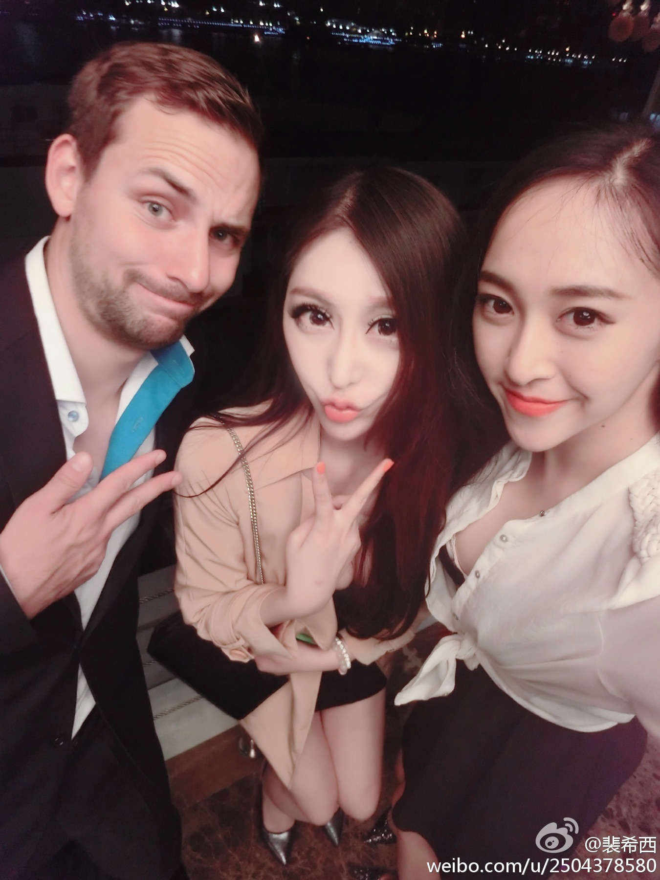 性感豪乳车模 - 裴希西 黑丝长腿姐姐 1